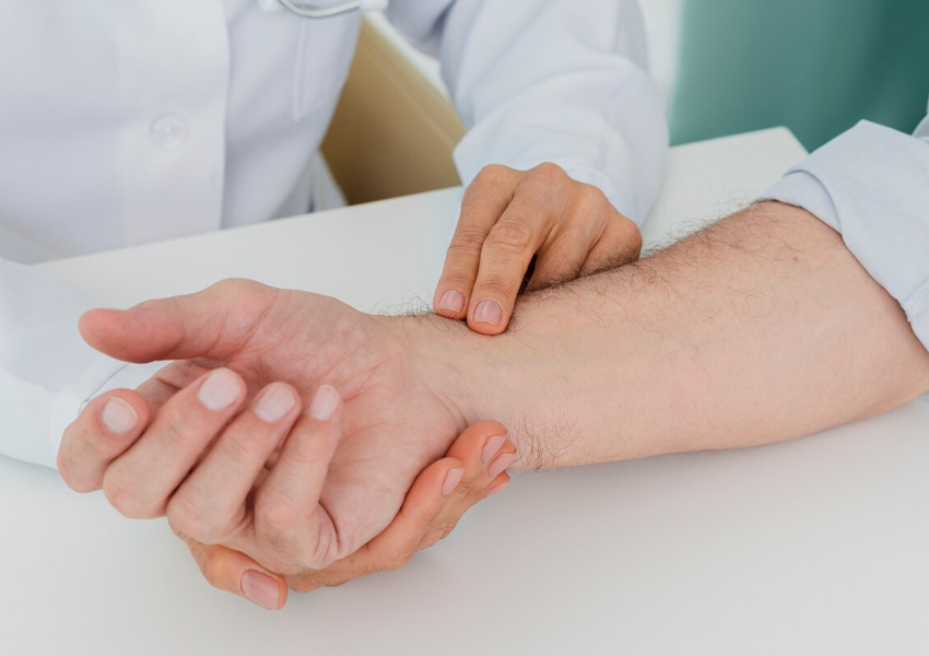 El ve El Bileği Ağrıları Tedavisi